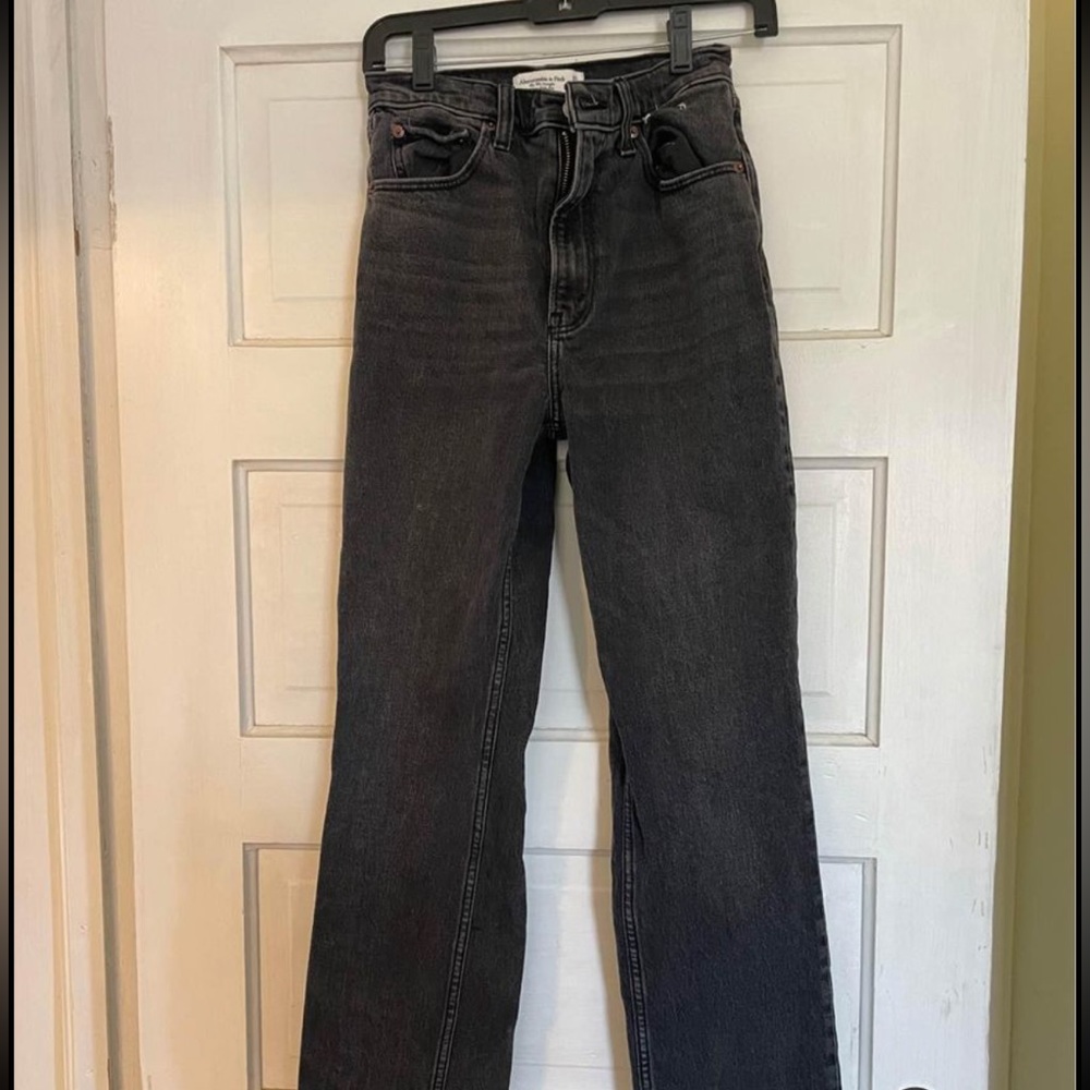 Pending: Abercrombie high waist 90s fit black jeans
